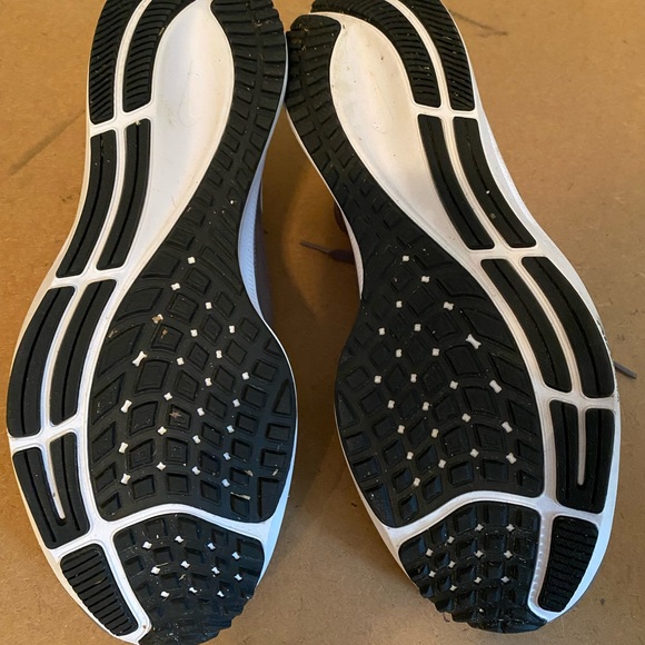 Running shoes - Picture 3 of 5